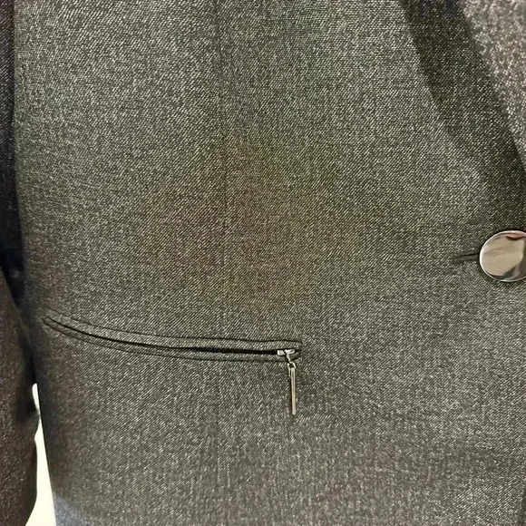 Kasper Blazer charcoal gray in size M.  Roached sleeves, zipper pockets‌‌‌‌ - Picture 7 of 7
